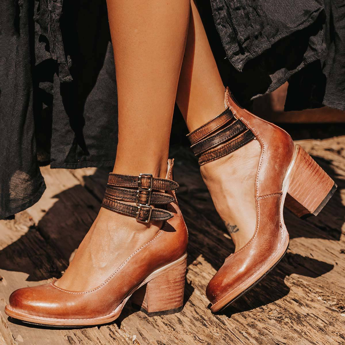 Dark Brown / 11