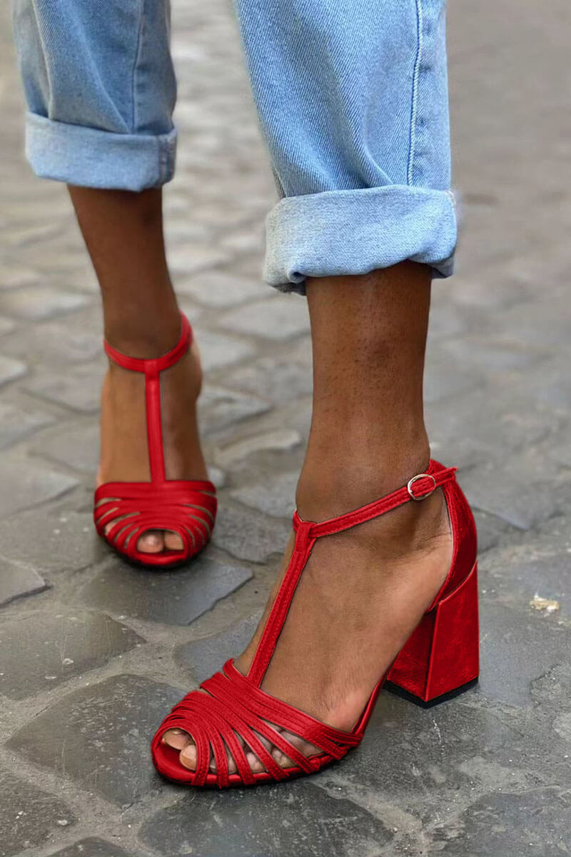Red / 11