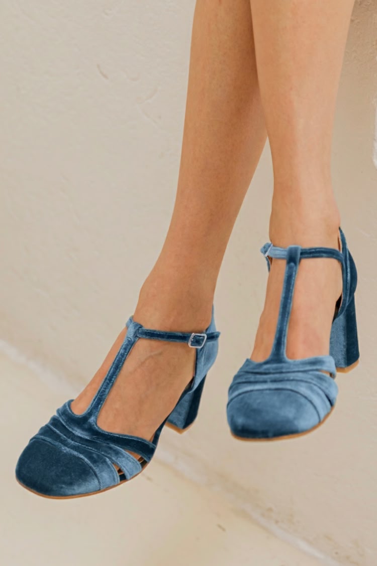 Blue / 11