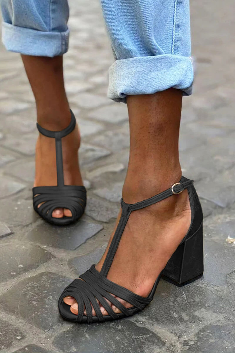 Black / 11