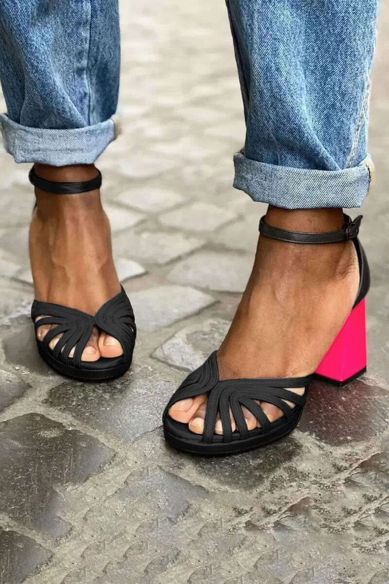 Black / 11